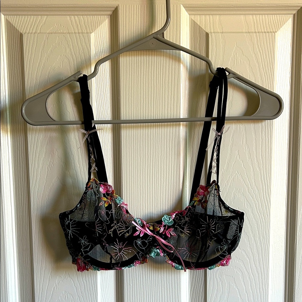Chantal thomass for Victoria’s Secret Floral Embroidered Black Bra